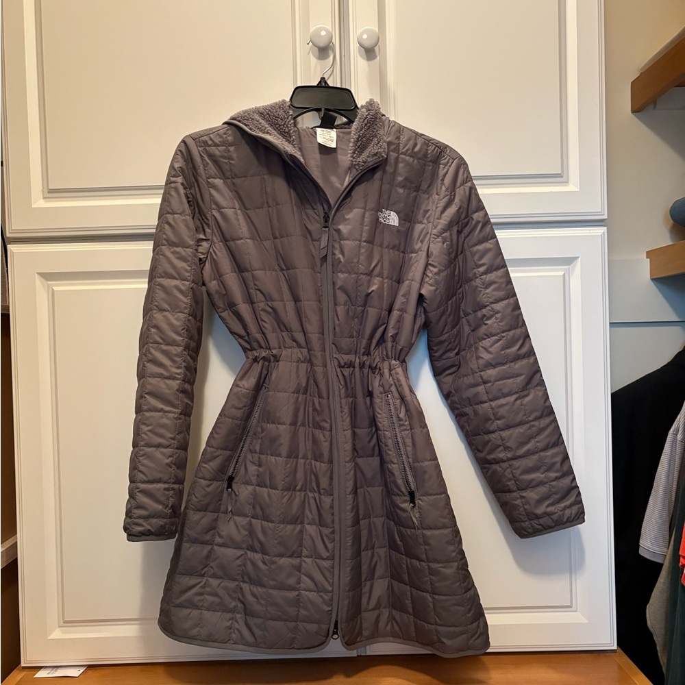 The North Face Women's Charcoal Junction insulated parka